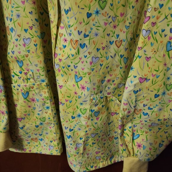 Women's Medium Scrub H.Q. Yellow Heart Print Long Sleeve Scrub Top - Picture 7 of 13